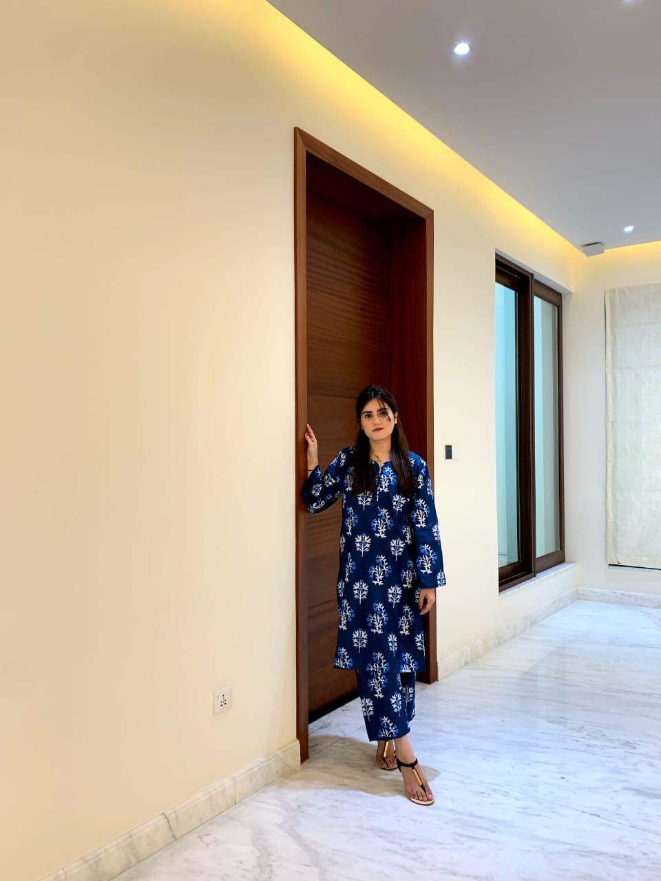 Sapphire brand 2 PCs lilen suit