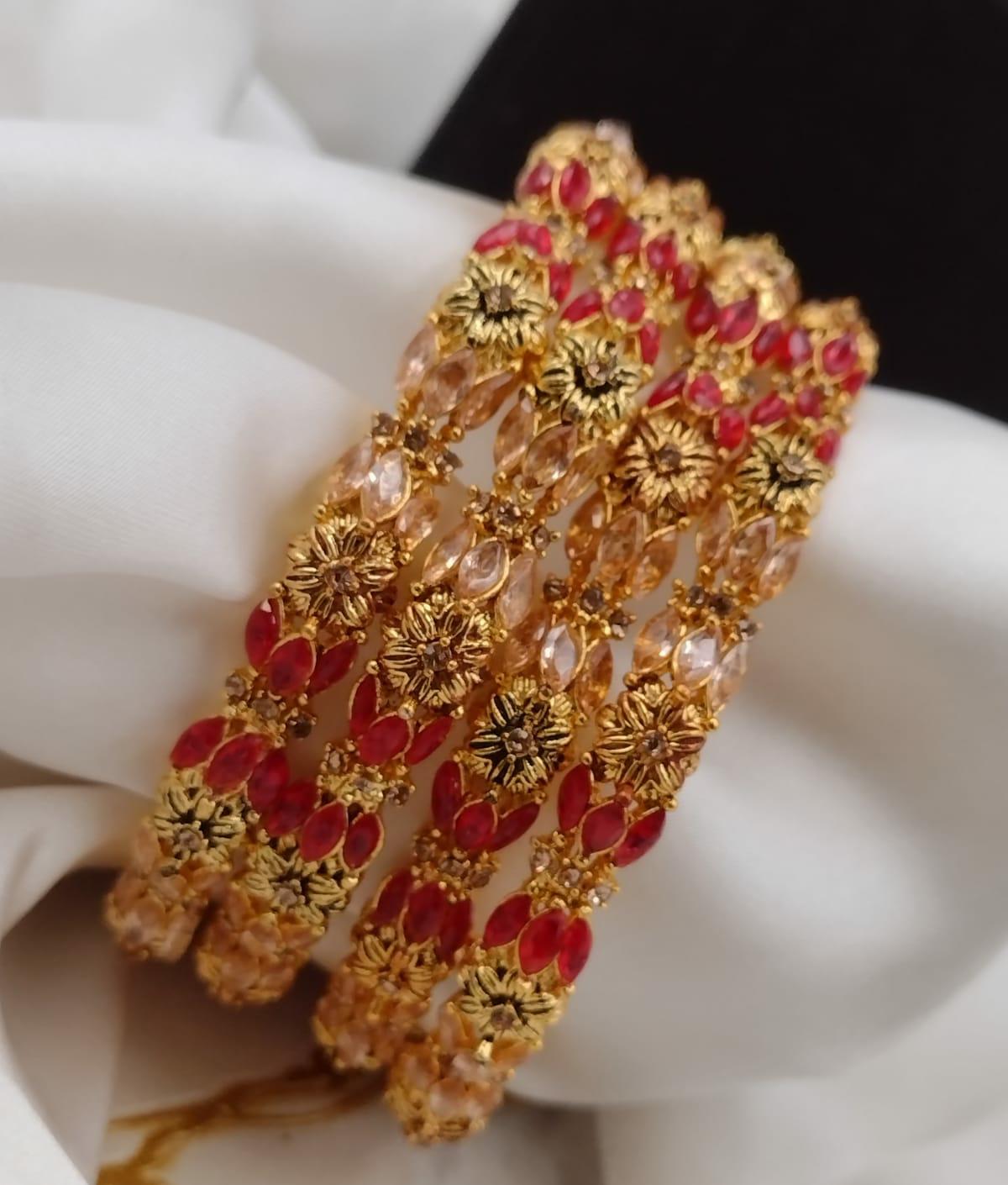 Beautiful 4PC Bangles