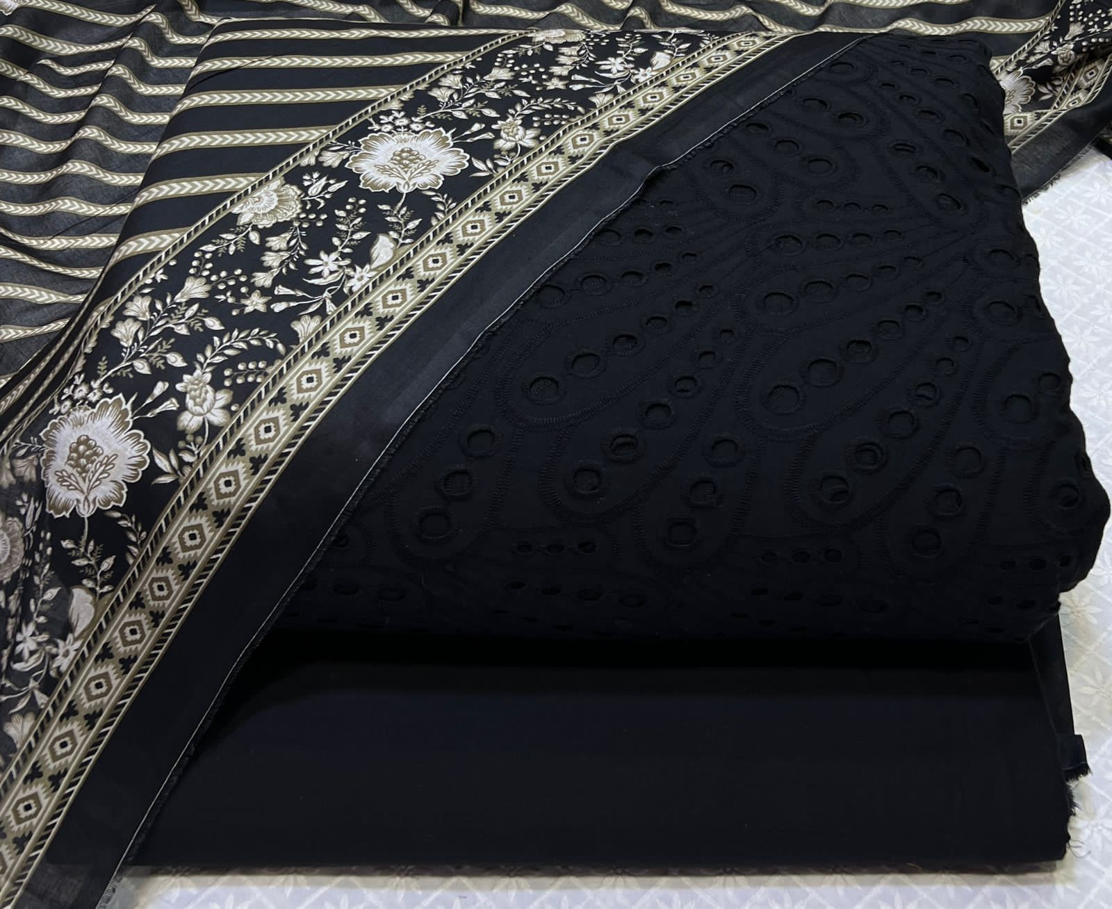 Chikan Kari 3pc With Lawn Dupatta