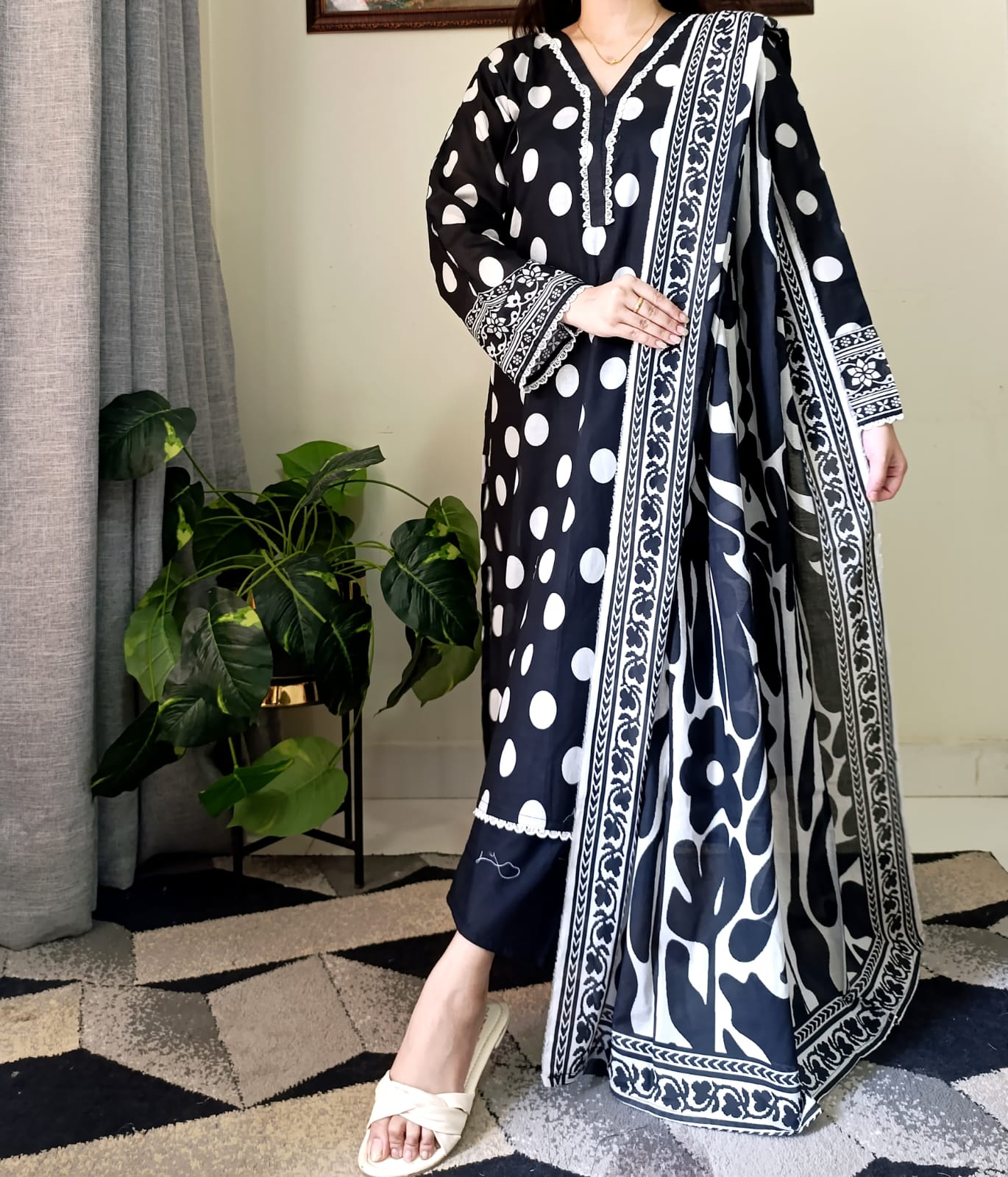 Lawn Black White Stitch 3pc