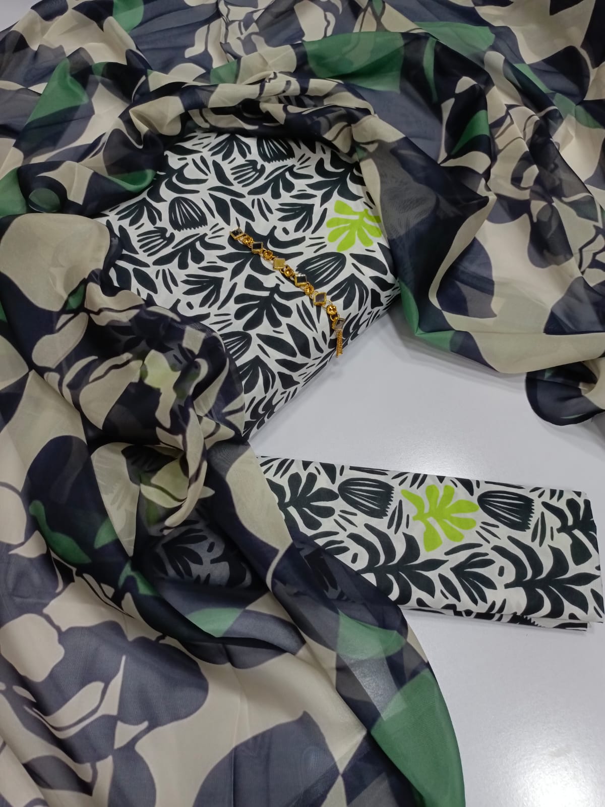 Swiss Digital Print 3pc With Neckline