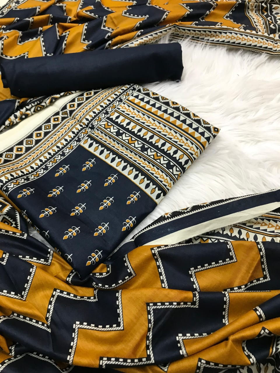 Lawn 3pc suit 4