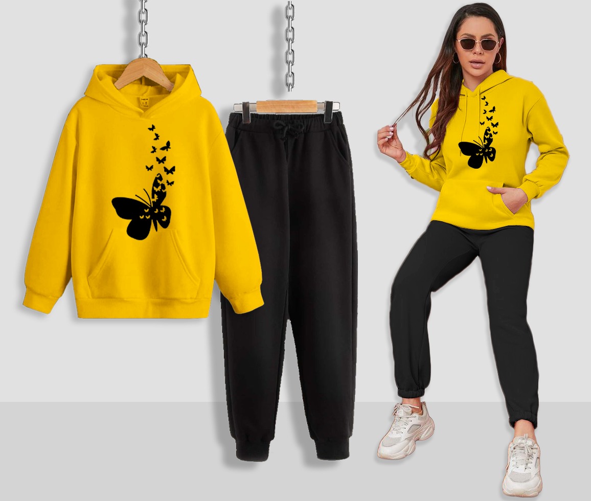ALHUMDULILLAH ❤️  *Wome Tracksuit Winter Collection* 😍  *Hoodie + Trouser* ✨  Fabric: *Fleece* 👍🏻