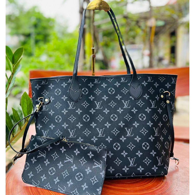 Ladies hand bag