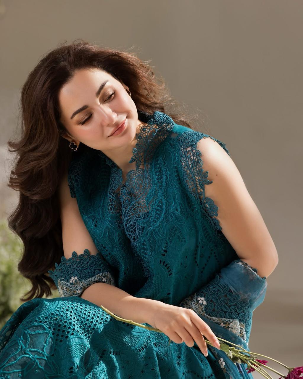 *Presenting Sobia Nazir Trending Outfit Now Available EID Collection*  Fabric 3PC *Cotton wirh Khaad