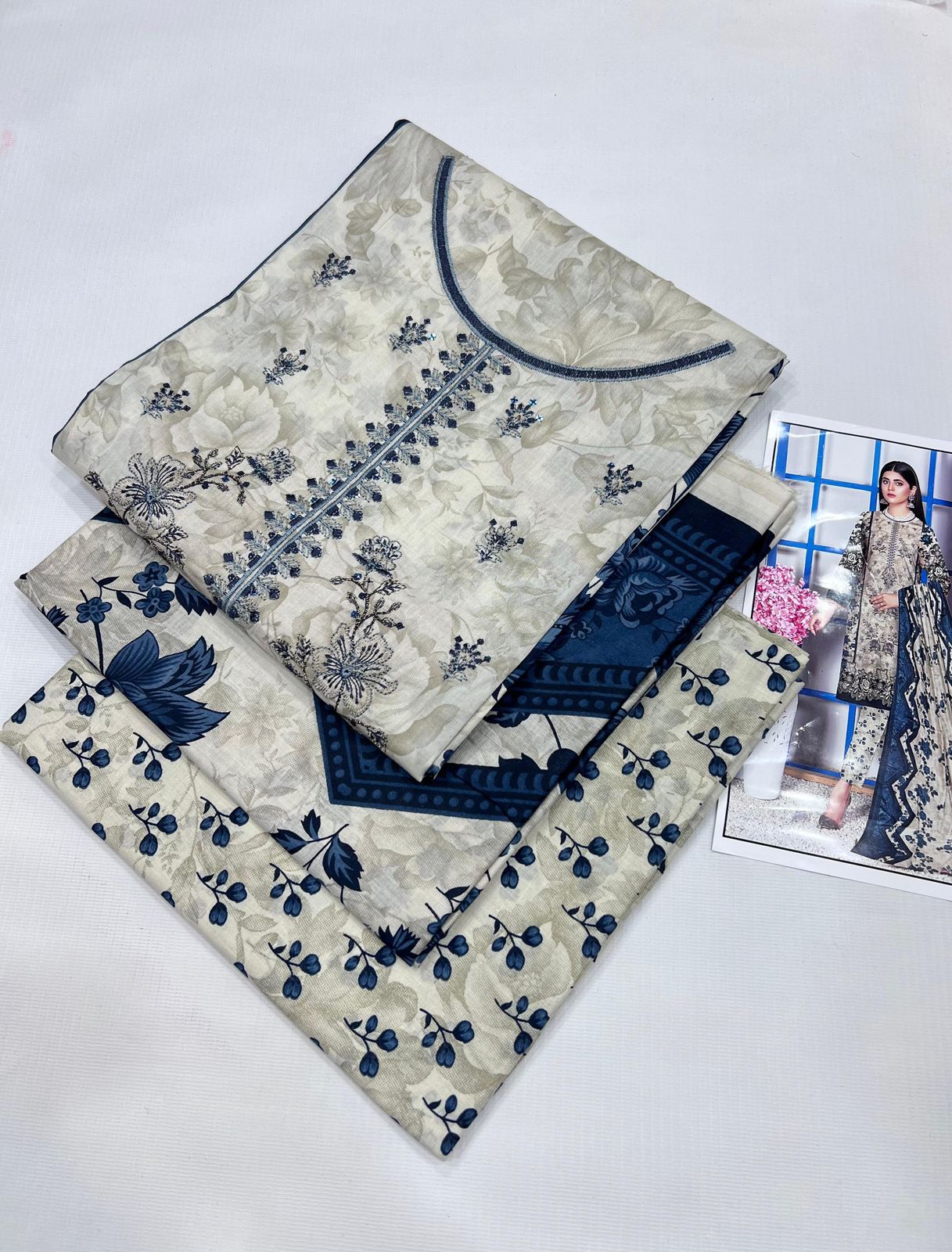 Embroidered Lawn 3pc With Lawn Dupatta 1