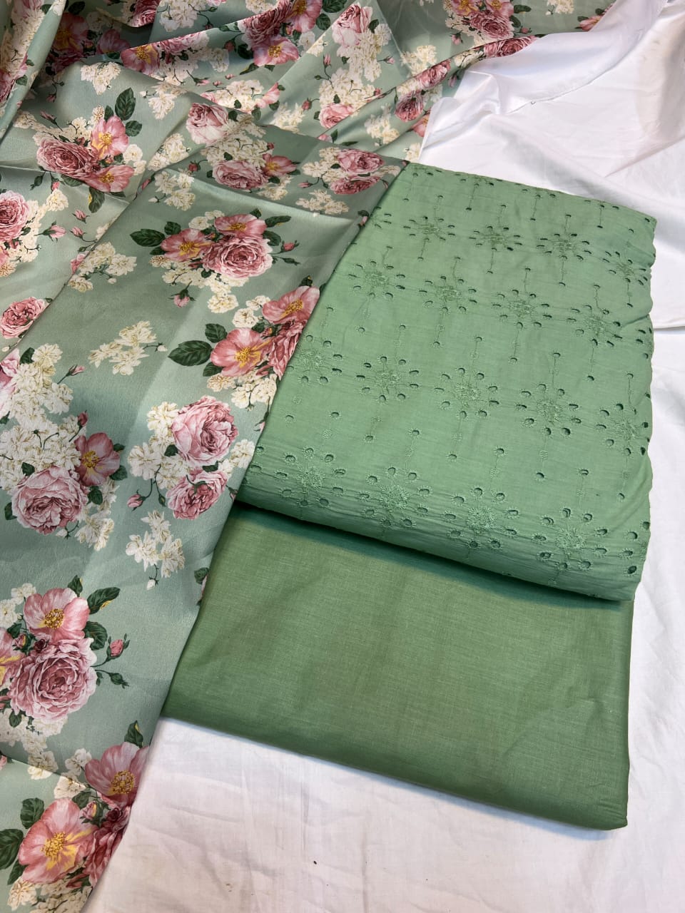 Chikan Kari 3pc With Medium Silk Dupatta