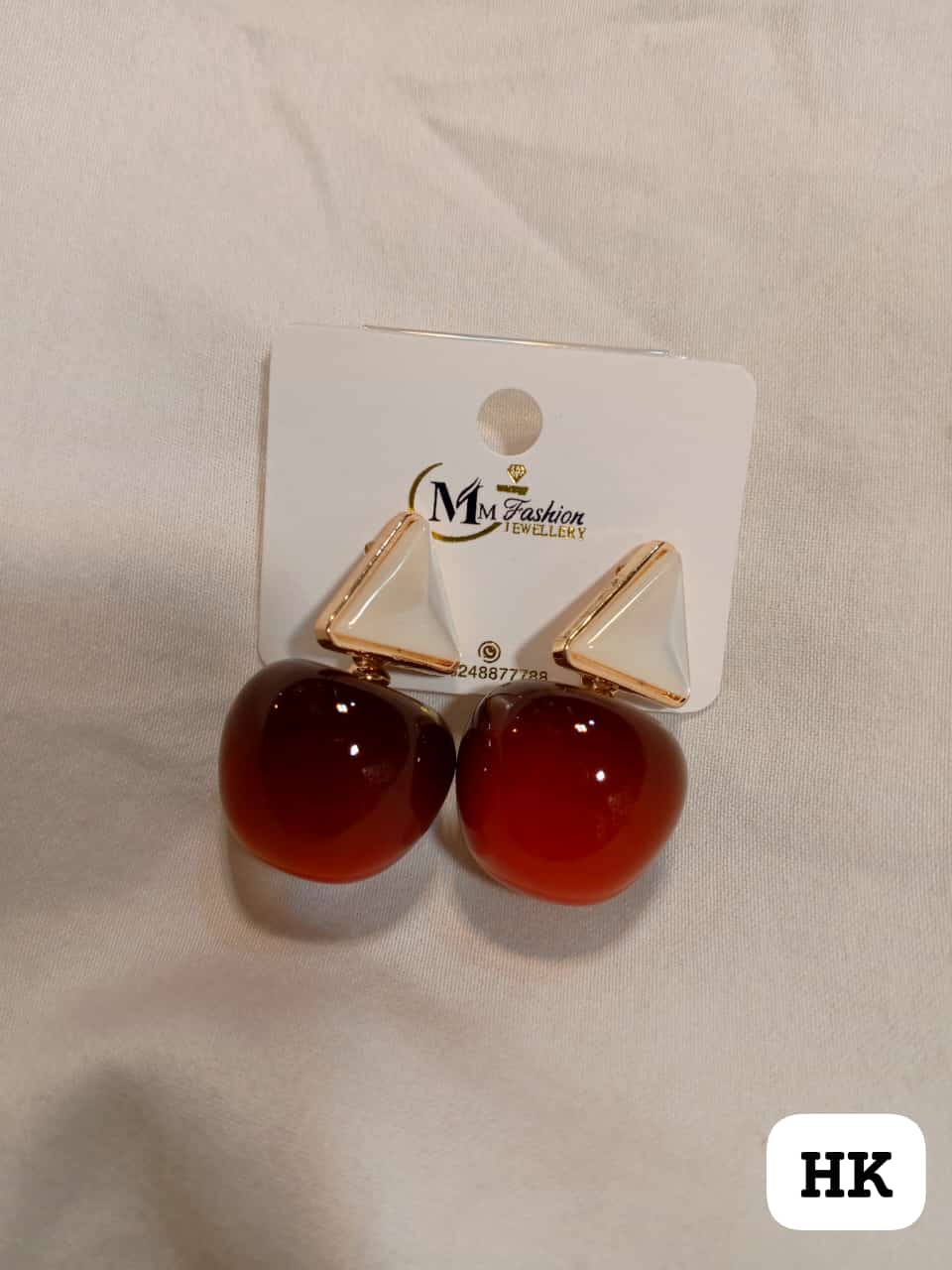 Apple tops