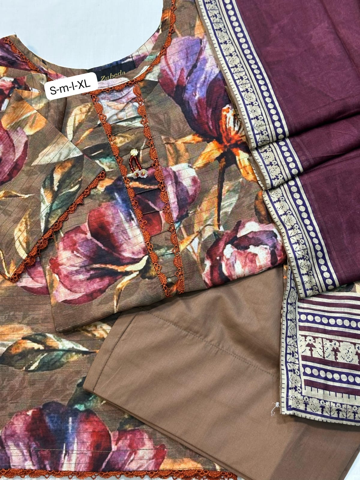 💯 Zubeda Printed Lawn Stitch