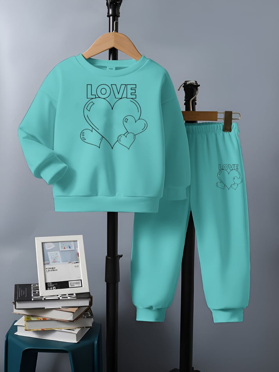 ALHUMDULILLAH ❤️  `_Winter Collection For Kids_` *KIDS SWEATSHIRTS TROUSER For Girls and Boys