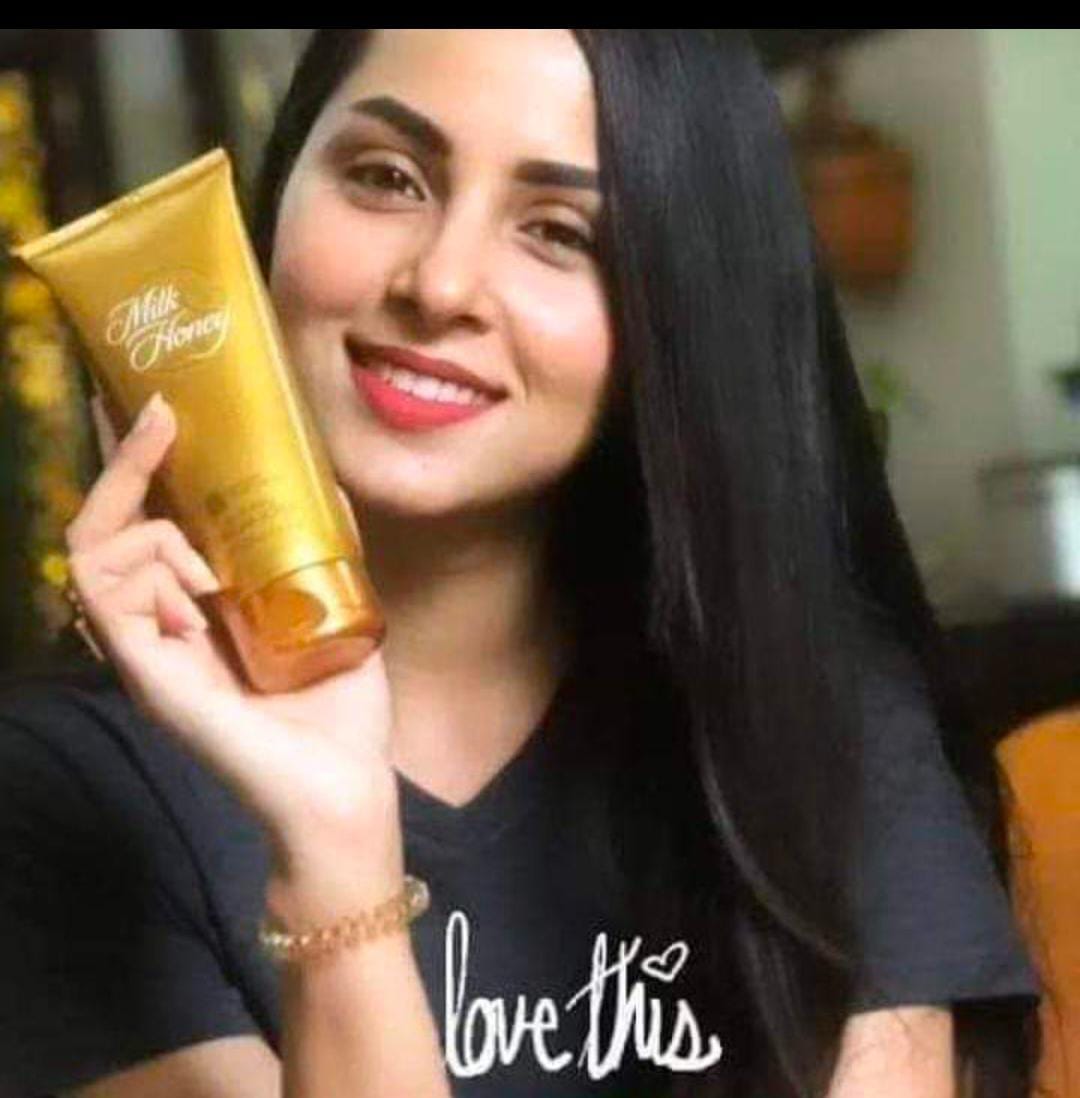 Milk and honey scrub
