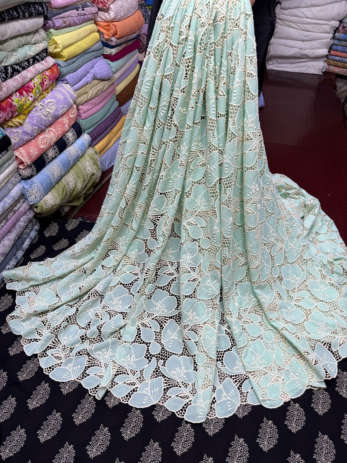 Lawn Leasercut Chikan Kari