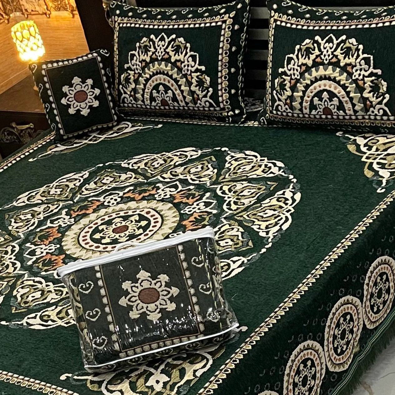 Vevet bed sheets