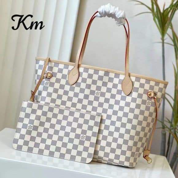 Ladies hand bag