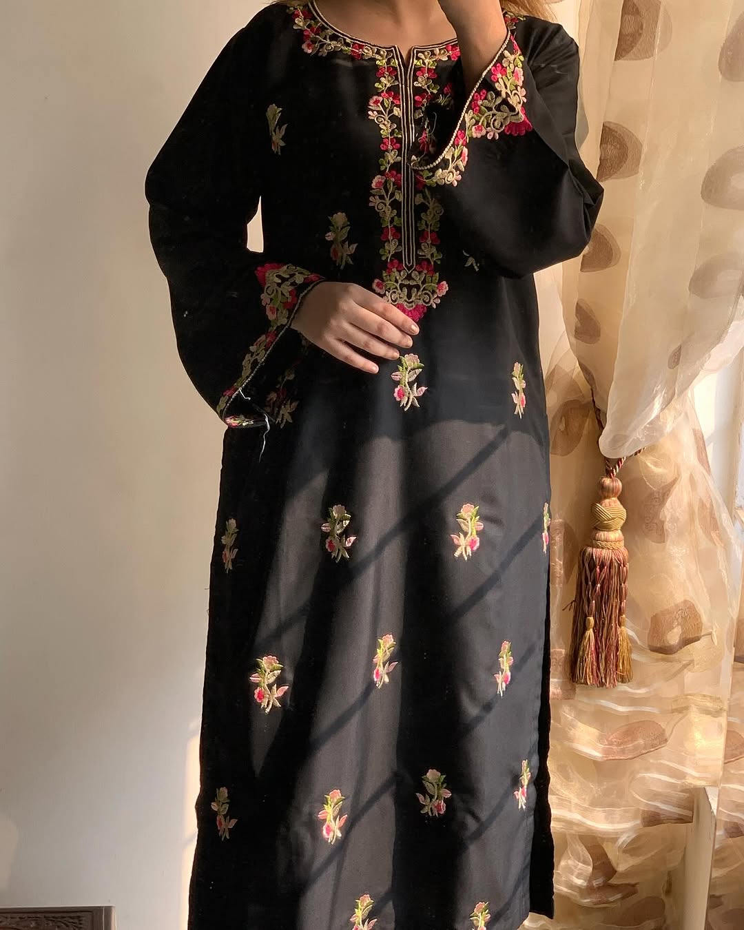 *Afreen*         *Winter Collection*  Fabric: priemum linen  *2pcs*
