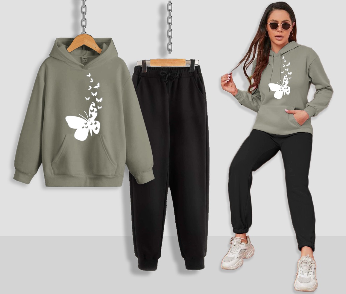 ALHUMDULILLAH ❤️  *Wome Tracksuit Winter Collection* 😍  *Hoodie + Trouser* ✨  Fabric: *Fleece* 👍🏻