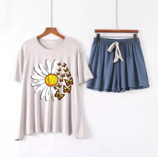 Women's shorts wear