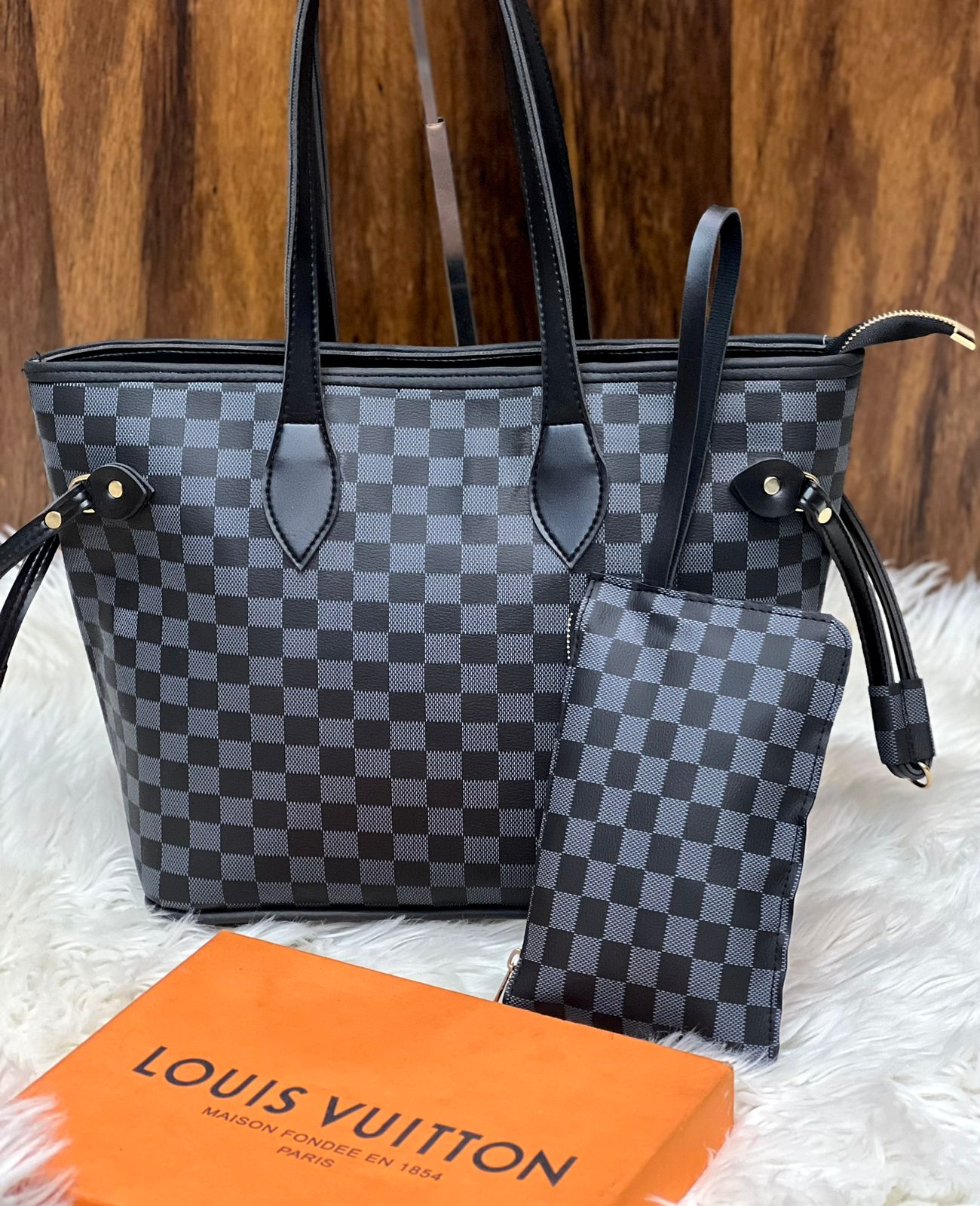 Ladies hand bag