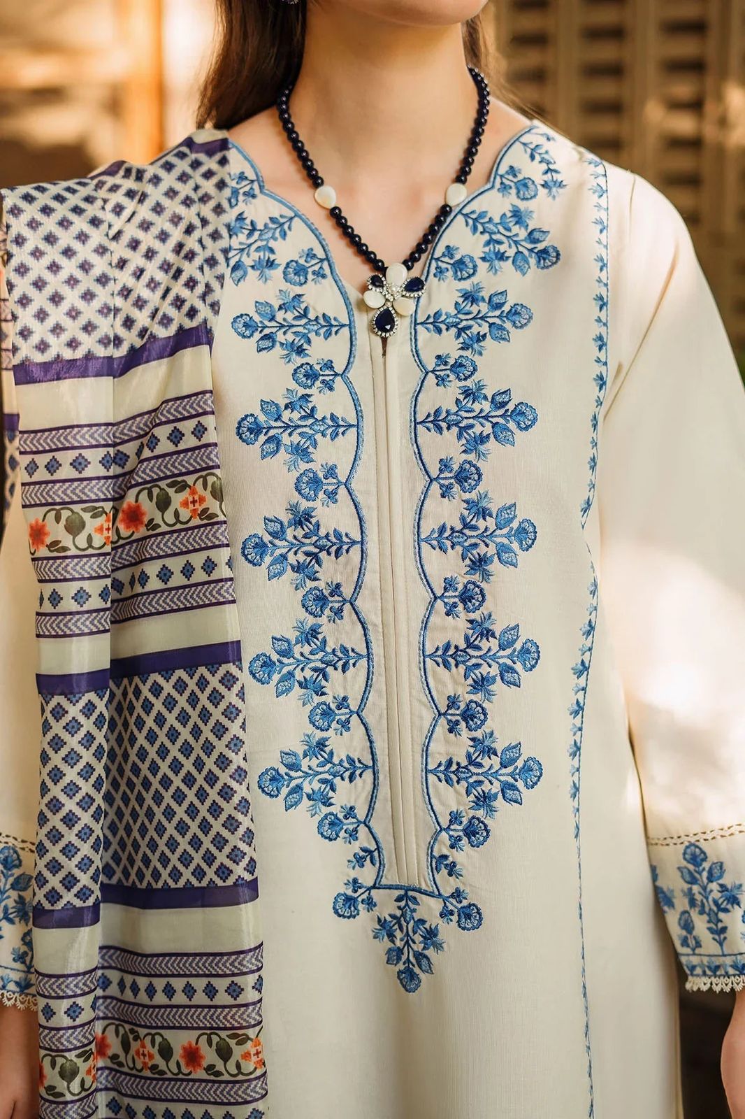 *PRESENTING AISLING MOST TRENDING NOW AVAILABLE*   *New Arrival Special Eid Collection* Fabric 3PC *