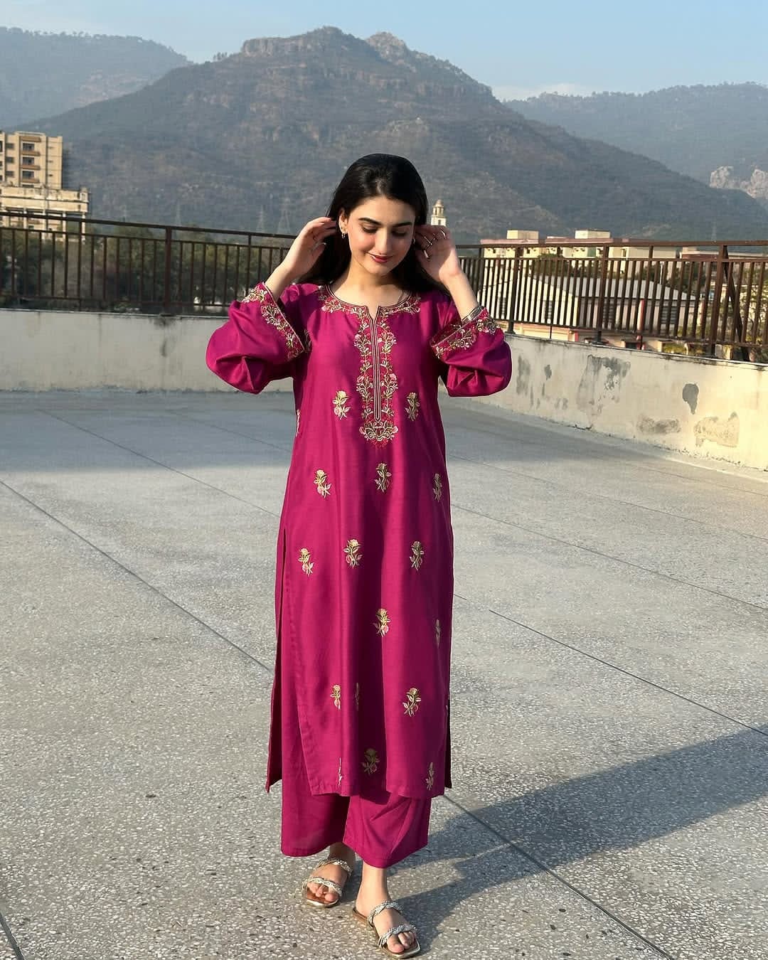*Afreen*         *Winter Collection*  Fabric: priemum linen  *2pcs*