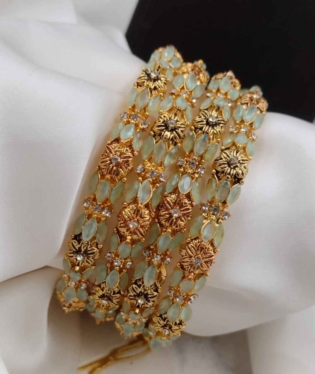 Beautiful 4PC Bangles