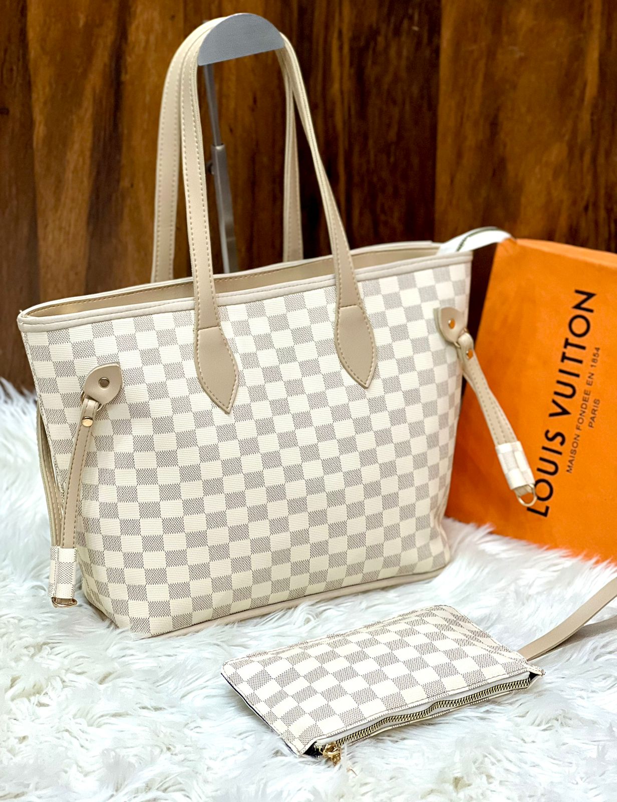 Ladies hand bag