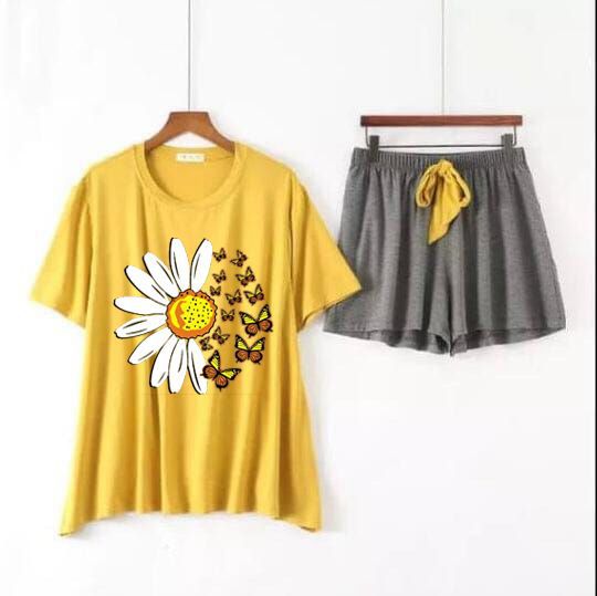 Women's shorts wear