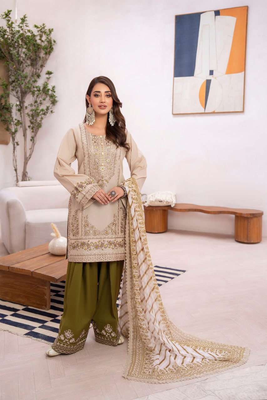 Luxury Ready To Wear 3pc 18